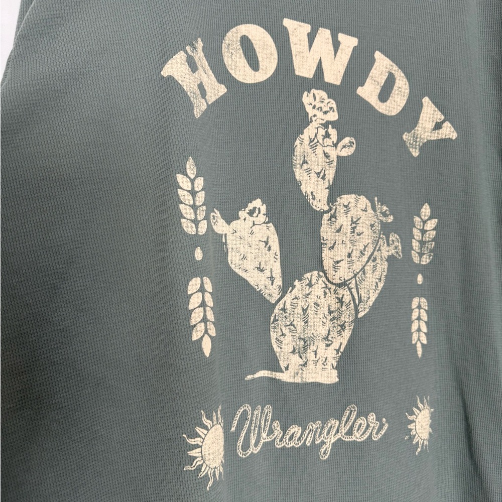 Wrangler Women’s‎ Thermal Long Sleeve Graphic Sage Waffle Knit Top XXL - Picture 3 of 8